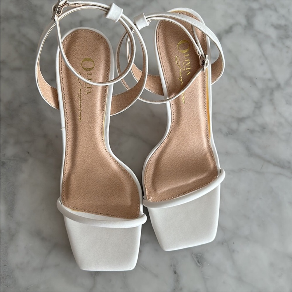 White heels- 7 1/2 - Picture 2 of 6